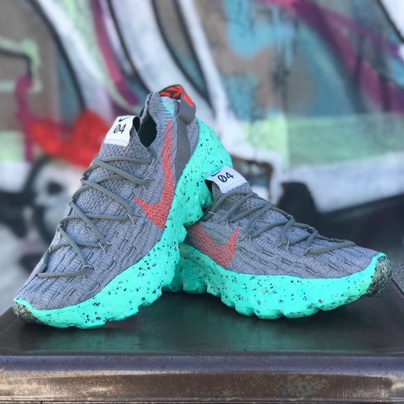 Nike Space Hippie 04 Flyknit Lifestyle Sneakers - Picture 8 of 11